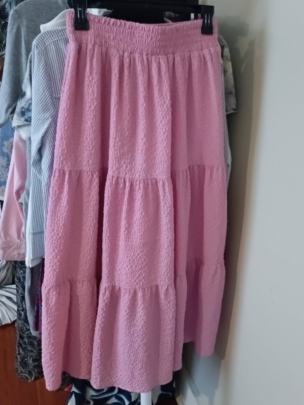 NWT Pink Midi Textured Fabric Skirt Size Small POCKETS
